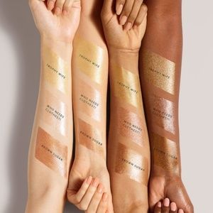 Fenty Beauty Makeup - Fenty Beauty- Body Lava Luminizer Fenty Beauty Makeup - Fenty Beauty- Body Lava Luminizer